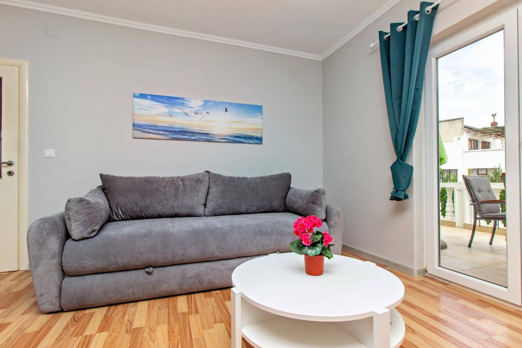 Apartments Alaga ตรีบูนย์ ภายนอก รูปภาพ