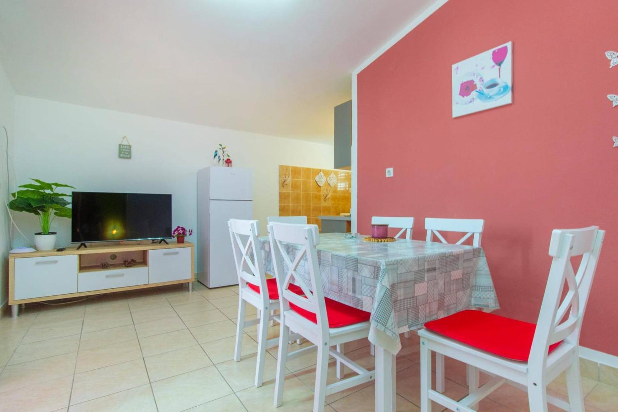 Apartments Alaga ตรีบูนย์ ภายนอก รูปภาพ